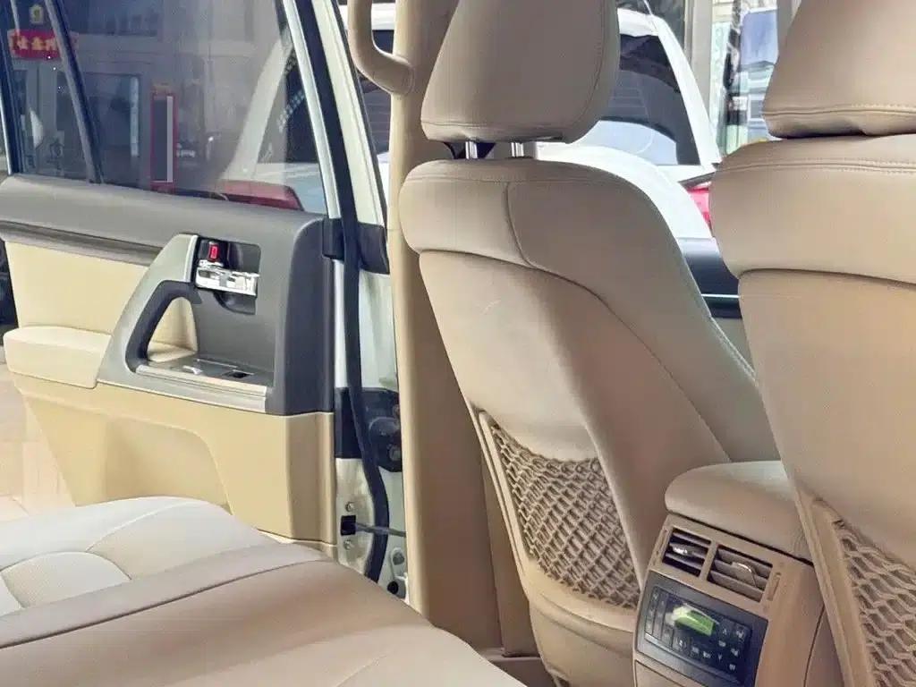 2012 Land Cruiser 4.6L Automatic VX — миниатюра 6