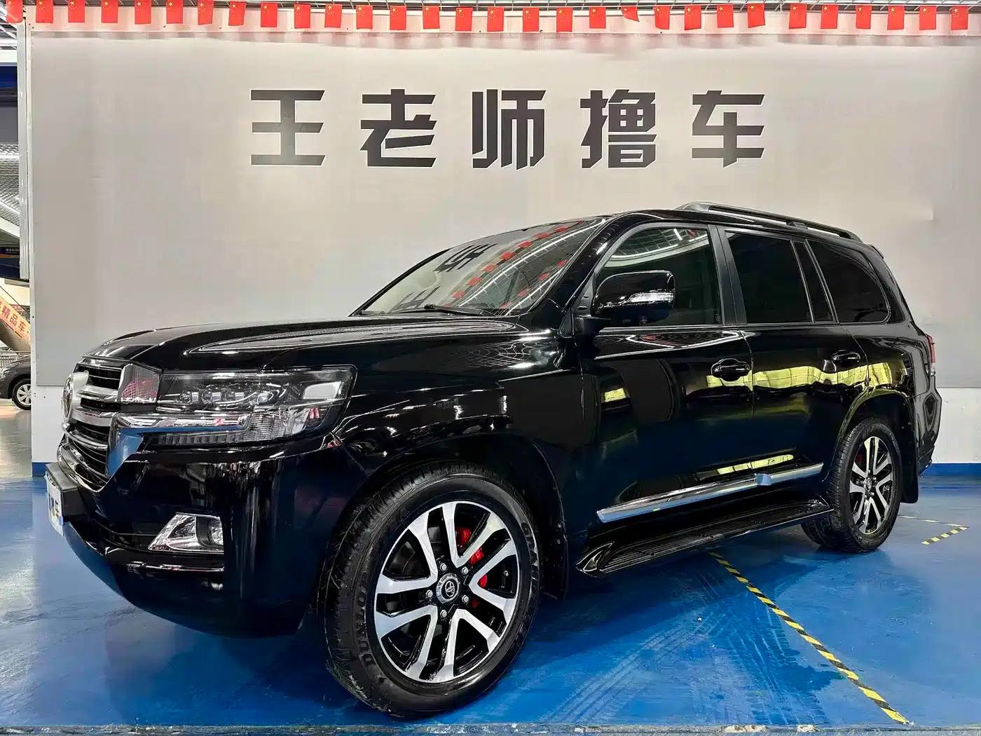 2016 Land Cruiser (Imported) 4.0L Middle East Edition — миниатюра 2