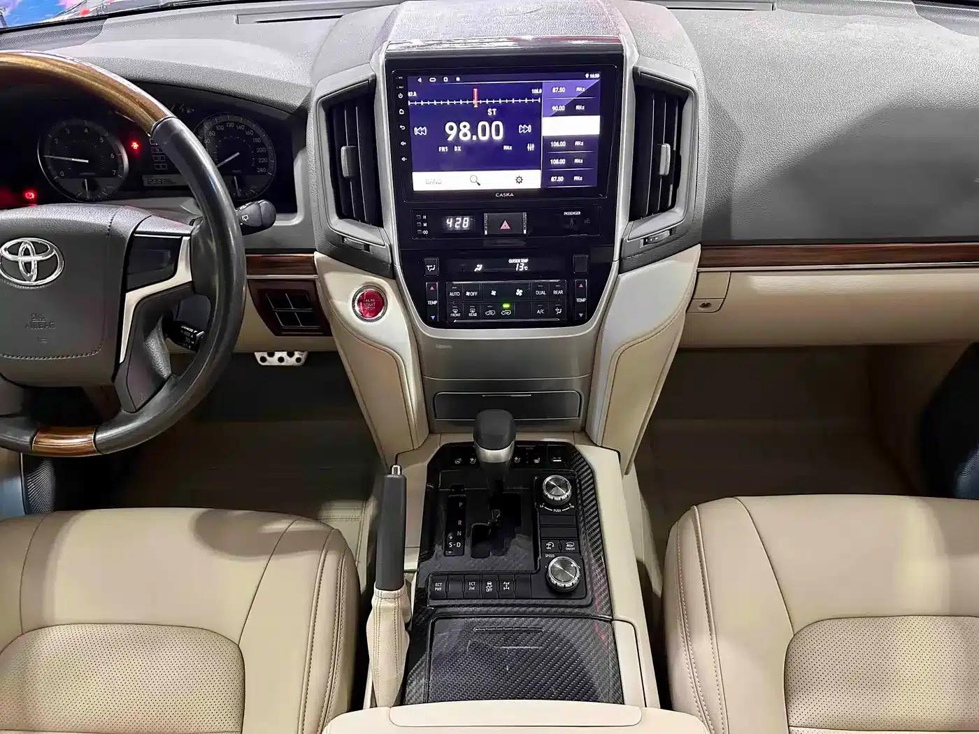 2016 Land Cruiser (Imported) 4.0L Middle East Edition — миниатюра 11