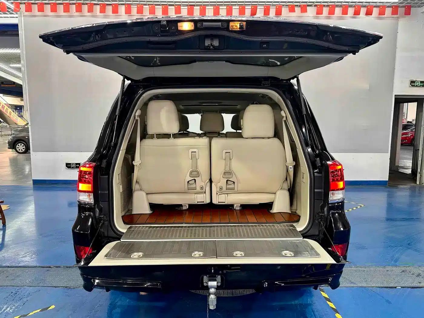 2016 Land Cruiser (Imported) 4.0L Middle East Edition — миниатюра 21