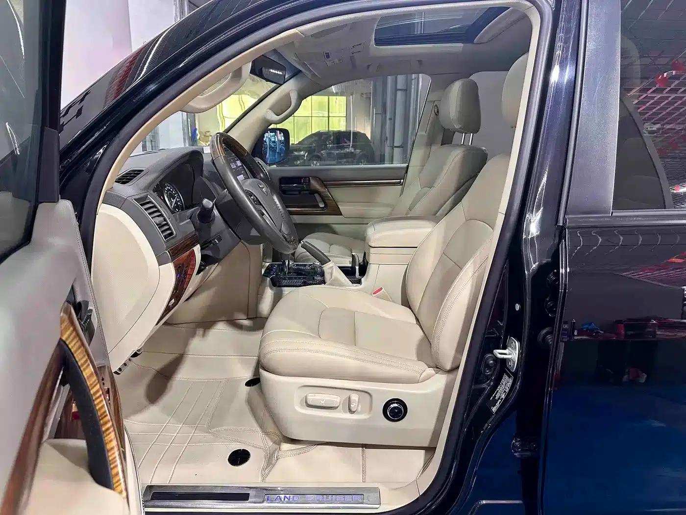 2016 Land Cruiser (Imported) 4.0L Middle East Edition — миниатюра 5