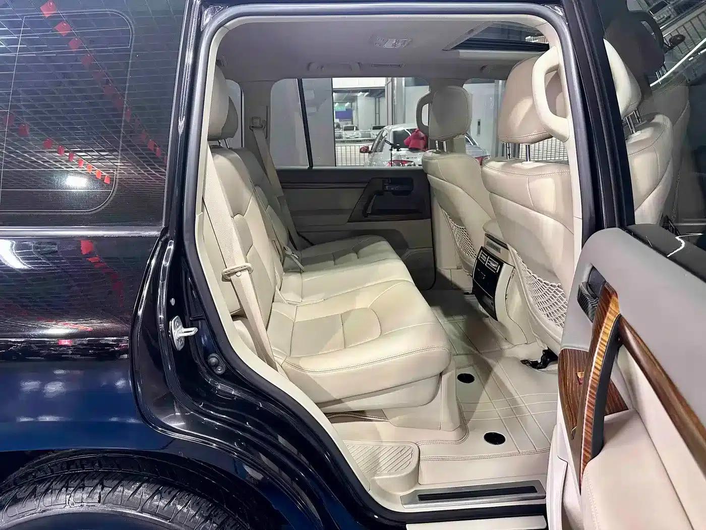 2016 Land Cruiser (Imported) 4.0L Middle East Edition — миниатюра 8