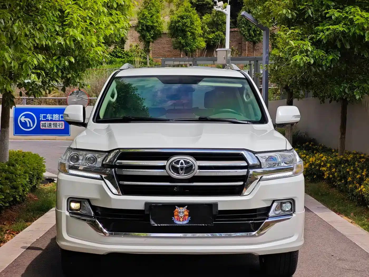 2016 Land Cruiser (Imported) 4.0L Middle East Edition — миниатюра 2