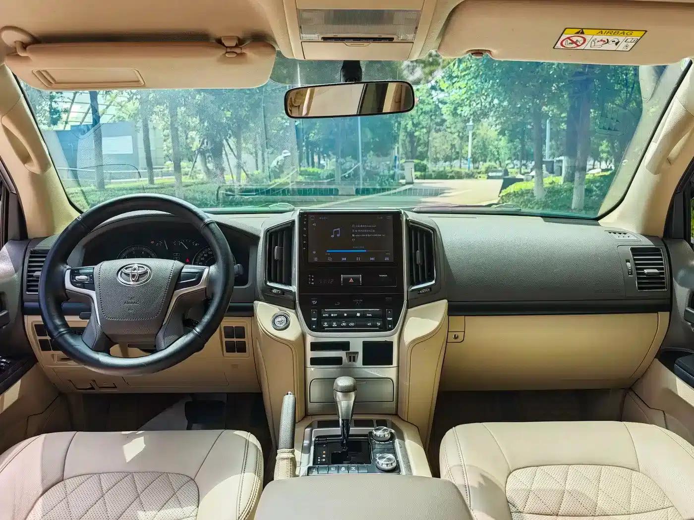2016 Land Cruiser (Imported) 4.0L Middle East Edition — миниатюра 13