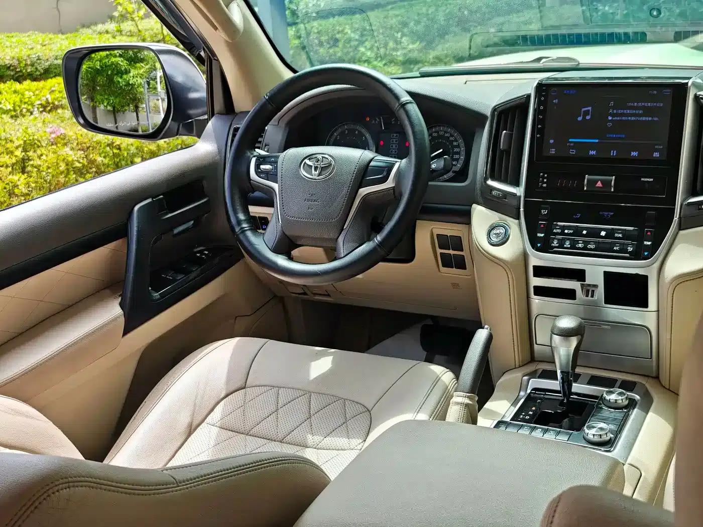 2016 Land Cruiser (Imported) 4.0L Middle East Edition — миниатюра 15