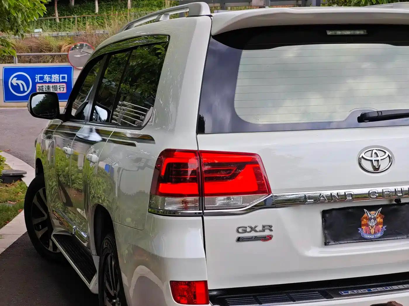2016 Land Cruiser (Imported) 4.0L Middle East Edition — миниатюра 8