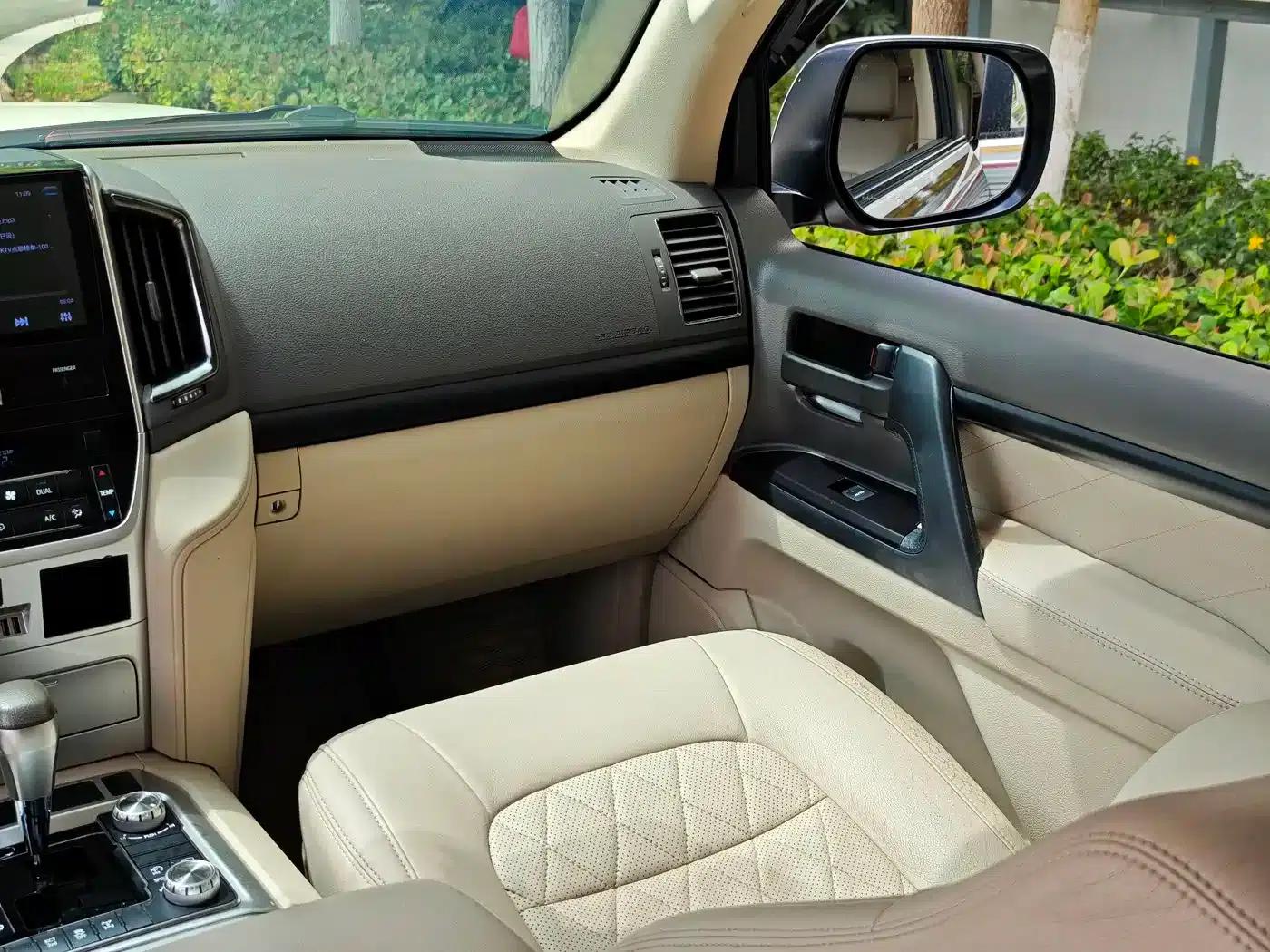 2016 Land Cruiser (Imported) 4.0L Middle East Edition — миниатюра 9