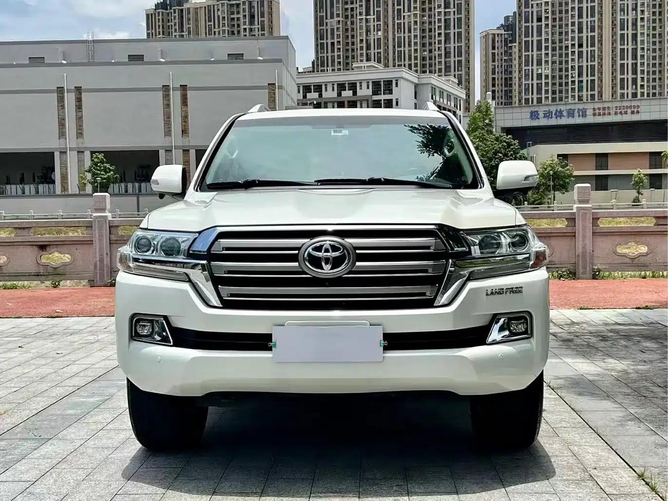 2015 Land Cruiser (Imported) 4.0L V6 Middle East Limited Edition — миниатюра 2