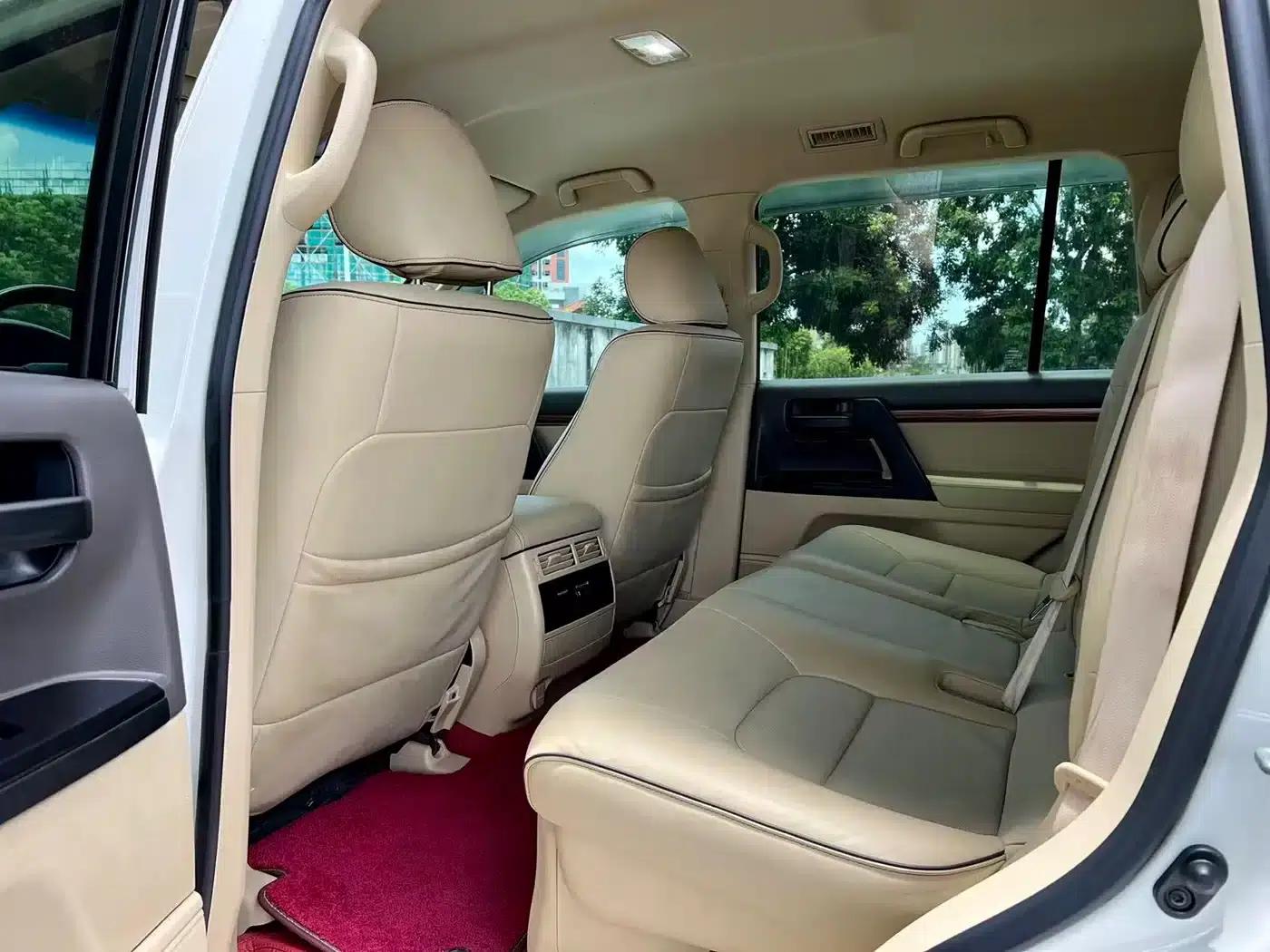 2015 Land Cruiser (Imported) 4.0L V6 Middle East Limited Edition — миниатюра 6