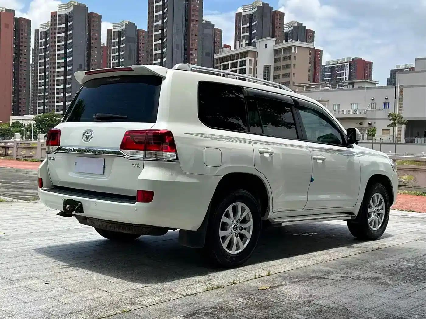 2015 Land Cruiser (Imported) 4.0L V6 Middle East Limited Edition — миниатюра 7