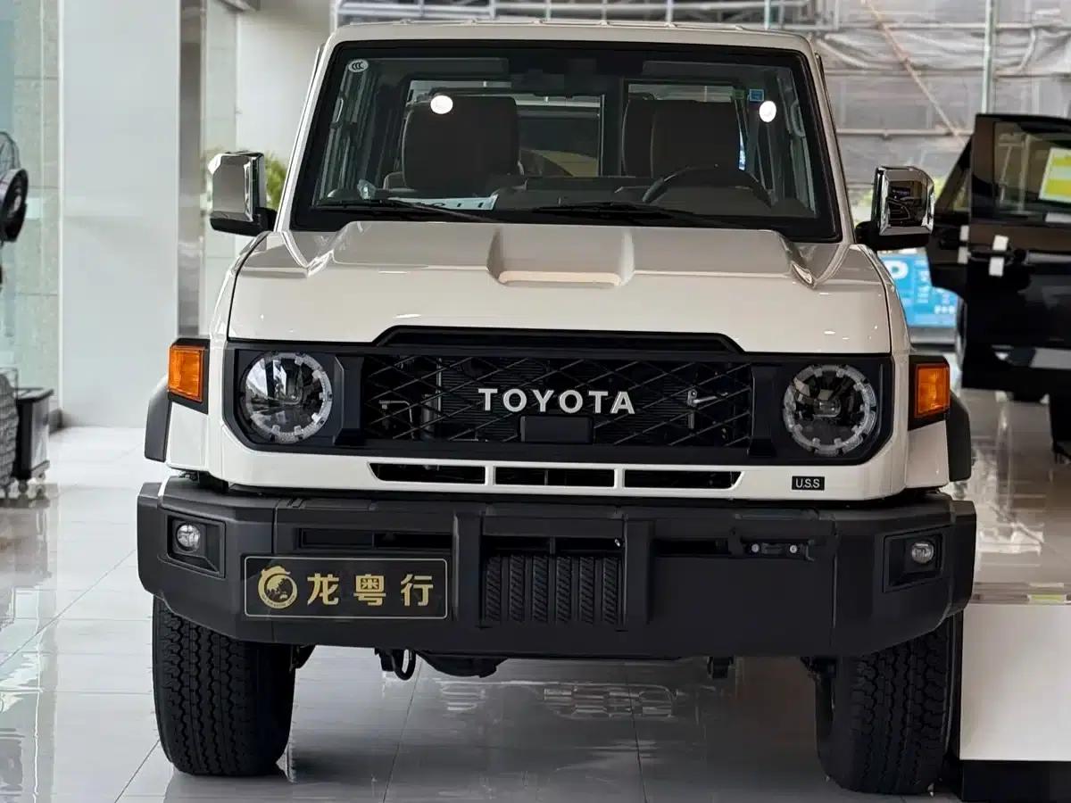 Land Cruiser (Imported) LC71 2026 Model 2.8T Diesel Middle East Version — миниатюра 1