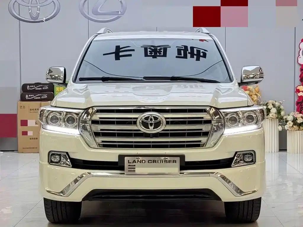 2015 Imported Land Cruiser 4.0L V6 Middle East Base Model — миниатюра 2