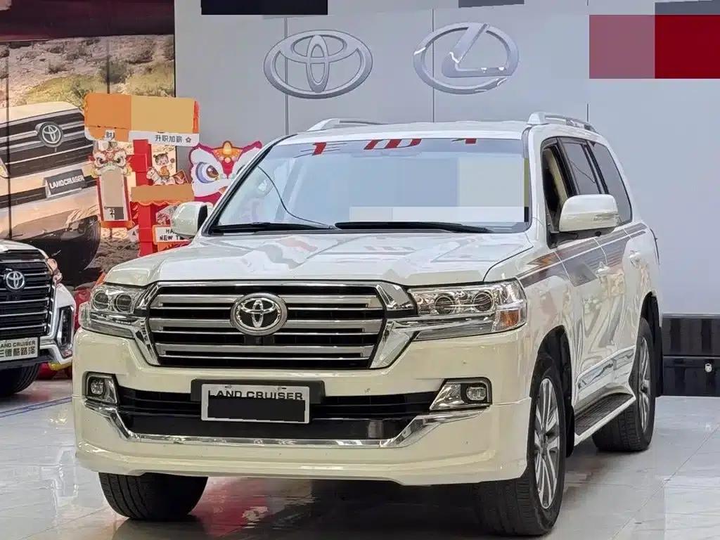2015 Land Cruiser Imported Model 4.0L V6 Middle East Limited Edition — миниатюра 1