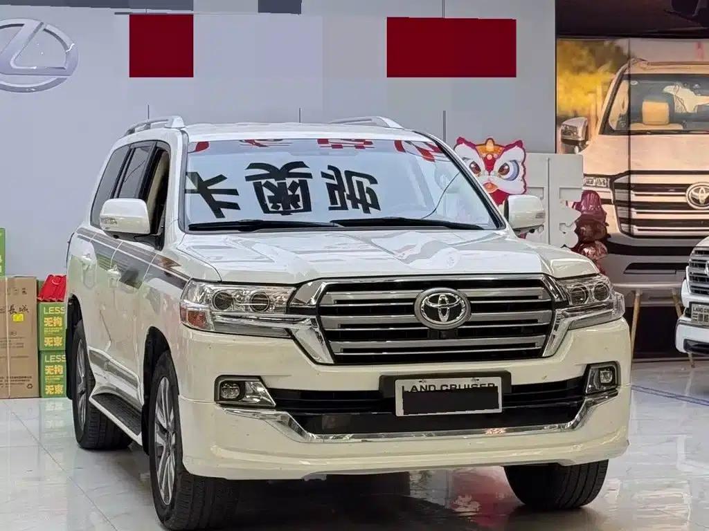2015 Land Cruiser Imported Model 4.0L V6 Middle East Limited Edition — миниатюра 3