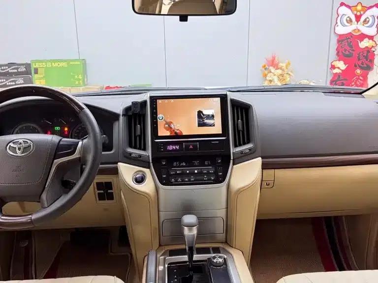 2015 Land Cruiser Imported Model 4.0L V6 Middle East Limited Edition — миниатюра 5