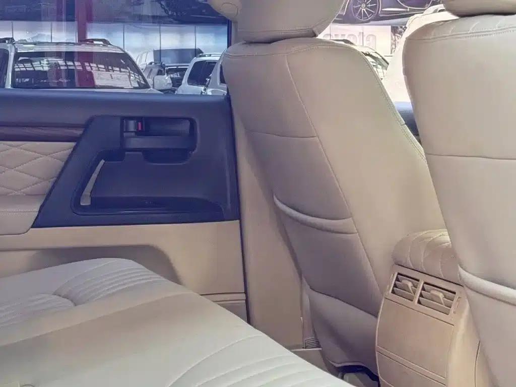 2015 Land Cruiser Imported Model 4.0L V6 Middle East Limited Edition — миниатюра 6