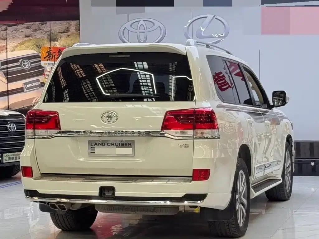2015 Land Cruiser Imported Model 4.0L V6 Middle East Limited Edition — миниатюра 7