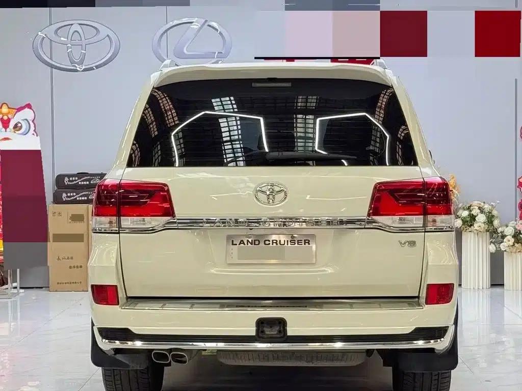 2015 Land Cruiser Imported Model 4.0L V6 Middle East Limited Edition — миниатюра 8