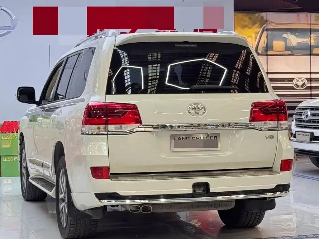 2015 Land Cruiser Imported Model 4.0L V6 Middle East Limited Edition — миниатюра 9