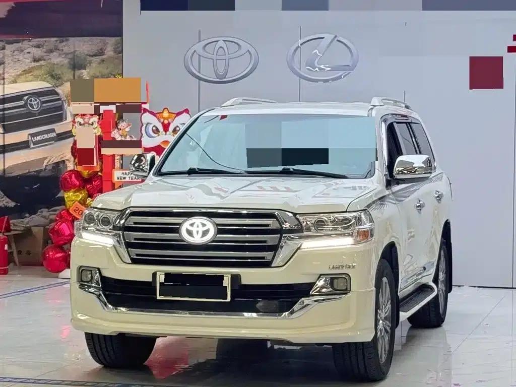 2015 Land Cruiser Imported Model 4.0L V6 Middle East Limited Edition — миниатюра 1