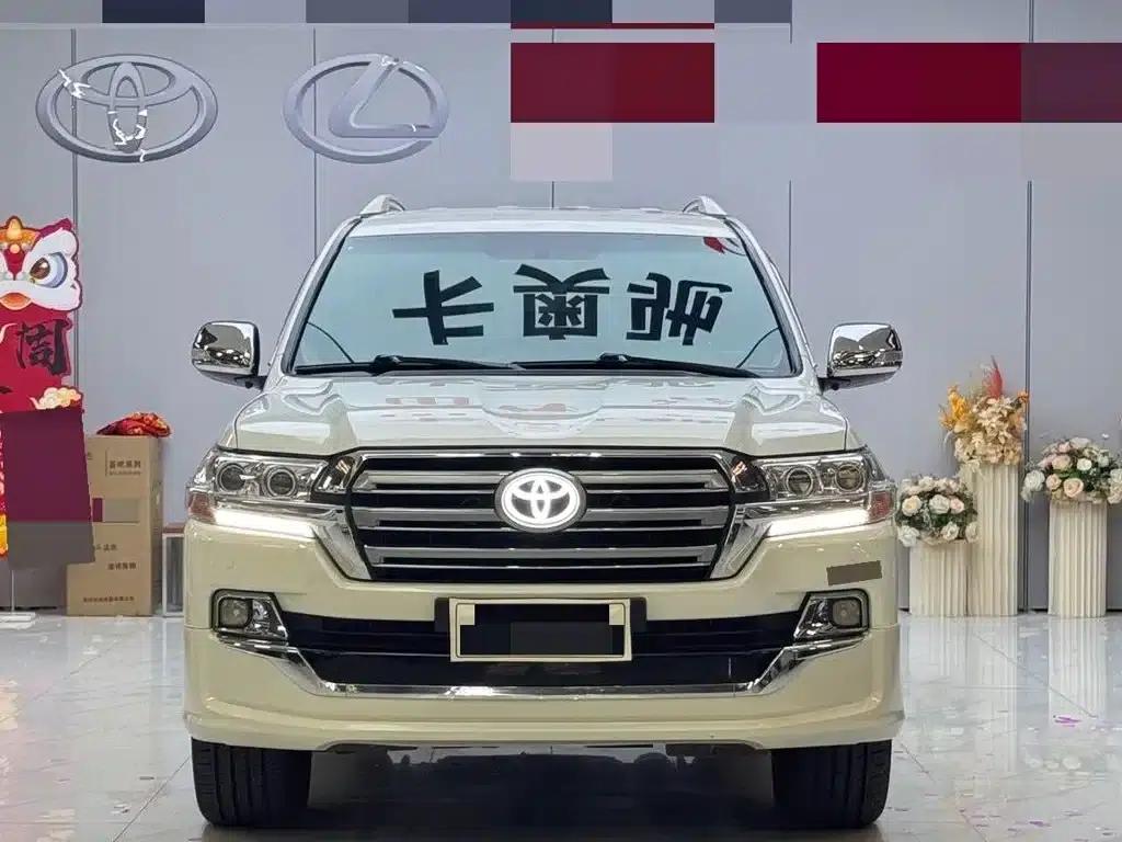 2015 Land Cruiser Imported Model 4.0L V6 Middle East Limited Edition — миниатюра 2