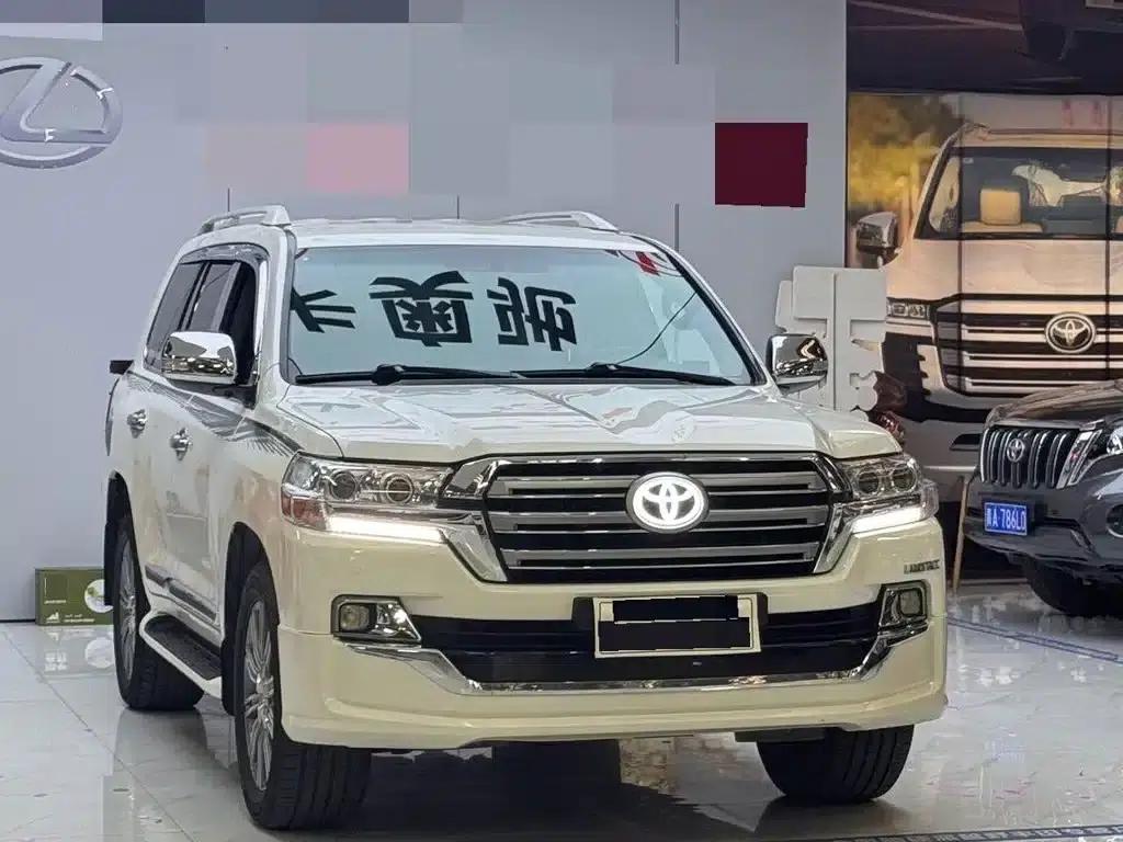 2015 Land Cruiser Imported Model 4.0L V6 Middle East Limited Edition — миниатюра 3