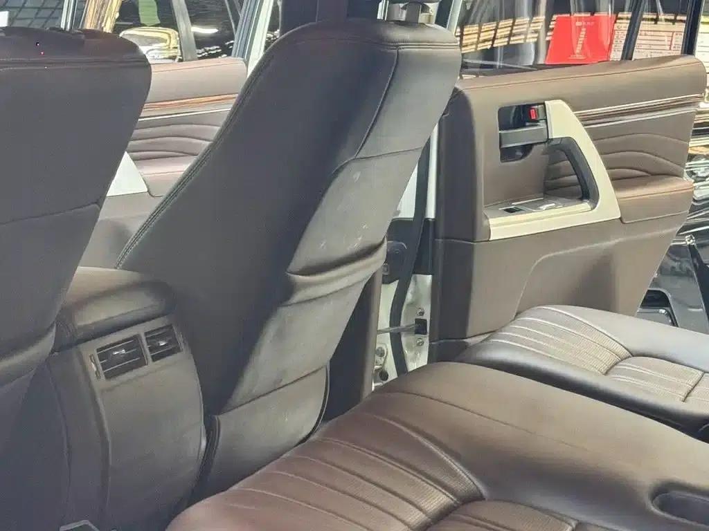 2015 Land Cruiser Imported Model 4.0L V6 Middle East Limited Edition — миниатюра 6