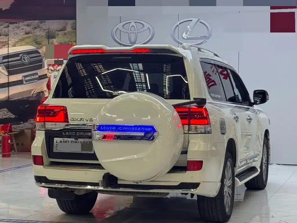 2015 Land Cruiser Imported Model 4.0L V6 Middle East Limited Edition — миниатюра 9