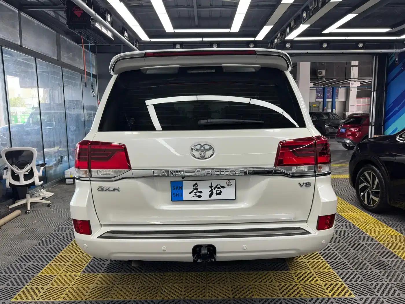 2020 Land Cruiser (Imported) 4.0L Middle East Edition — миниатюра 12
