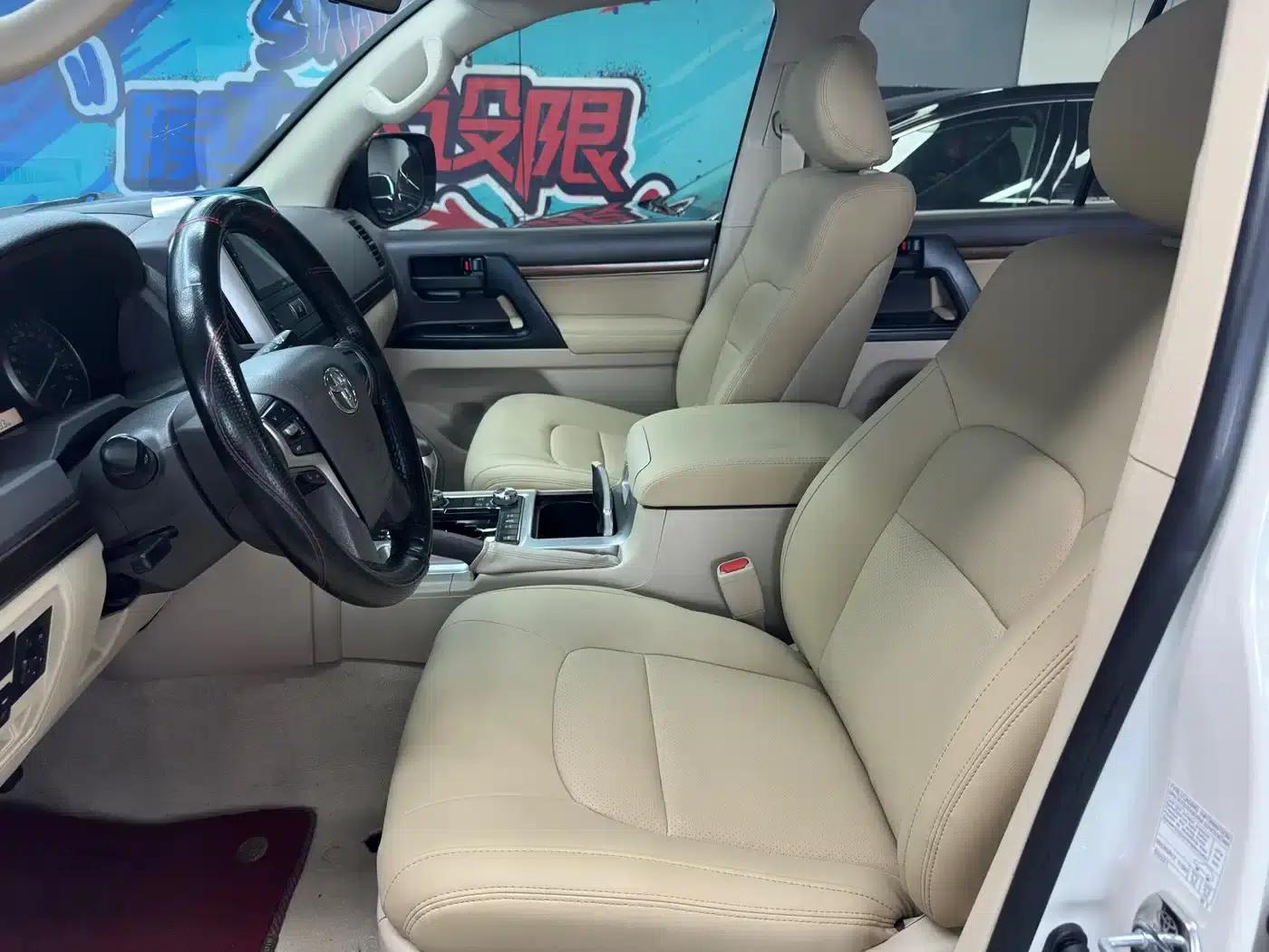 2020 Land Cruiser (Imported) 4.0L Middle East Edition — миниатюра 4
