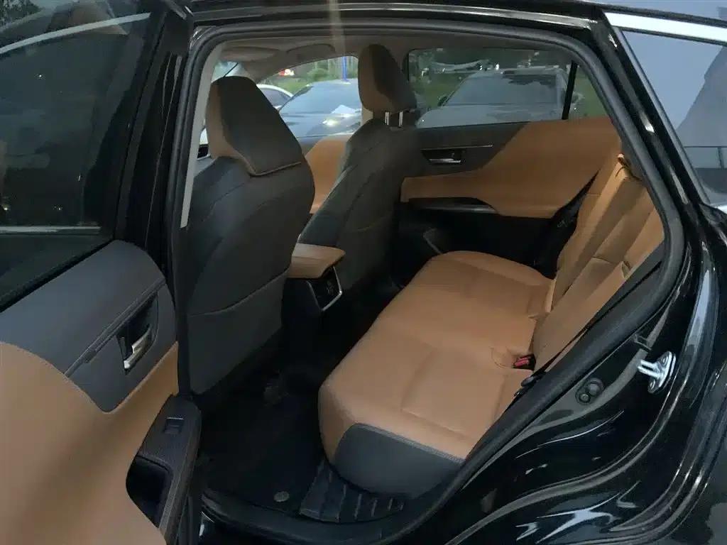 Venza 2023 2.0L CVT 2WD Premium Edition — миниатюра 5