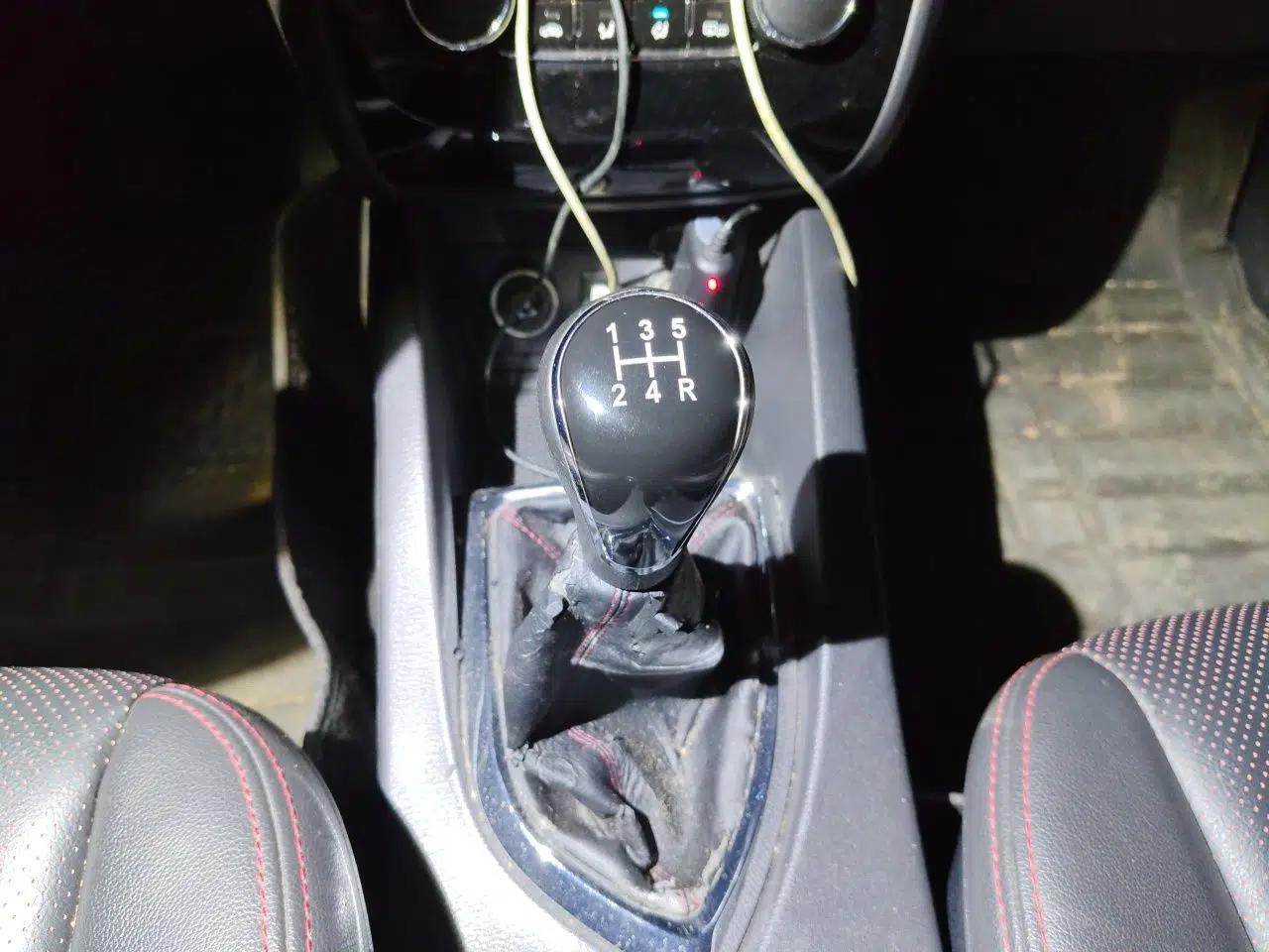 CHANGAN KAICHENG Oushang A600 2017 1.5L Manual Luxury Model — миниатюра 14