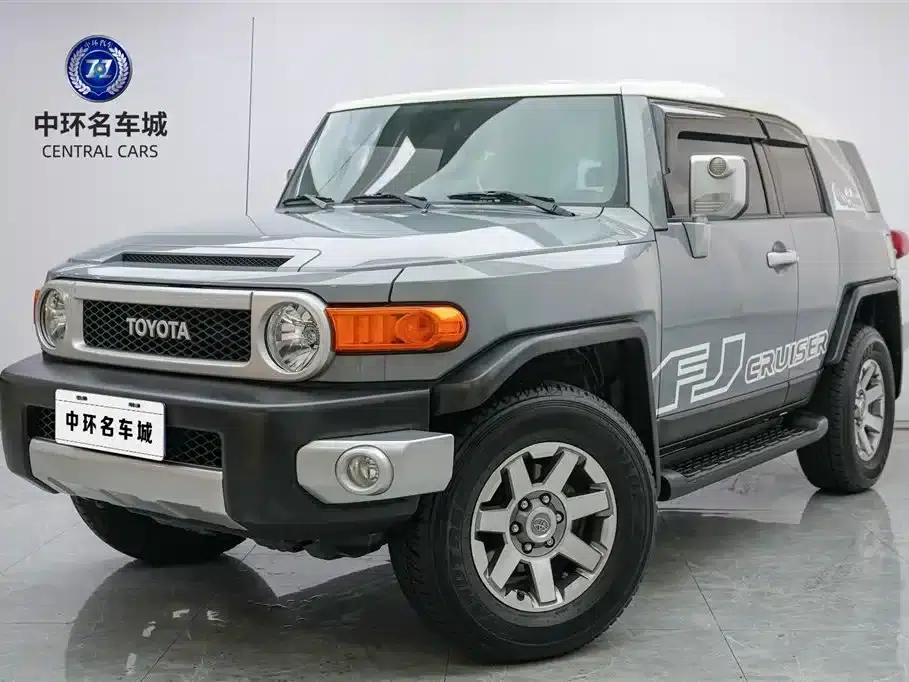 2019 FJ Cruiser 4.0L Automatic — миниатюра 1