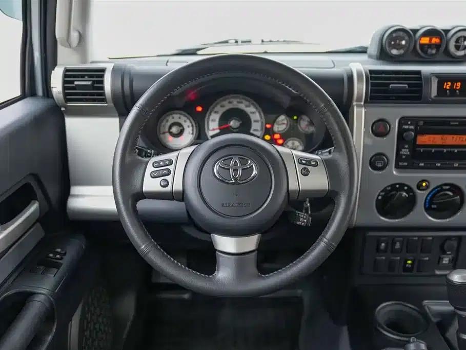 2019 FJ Cruiser 4.0L Automatic — миниатюра 11
