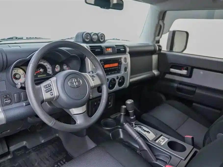 2019 FJ Cruiser 4.0L Automatic — миниатюра 6