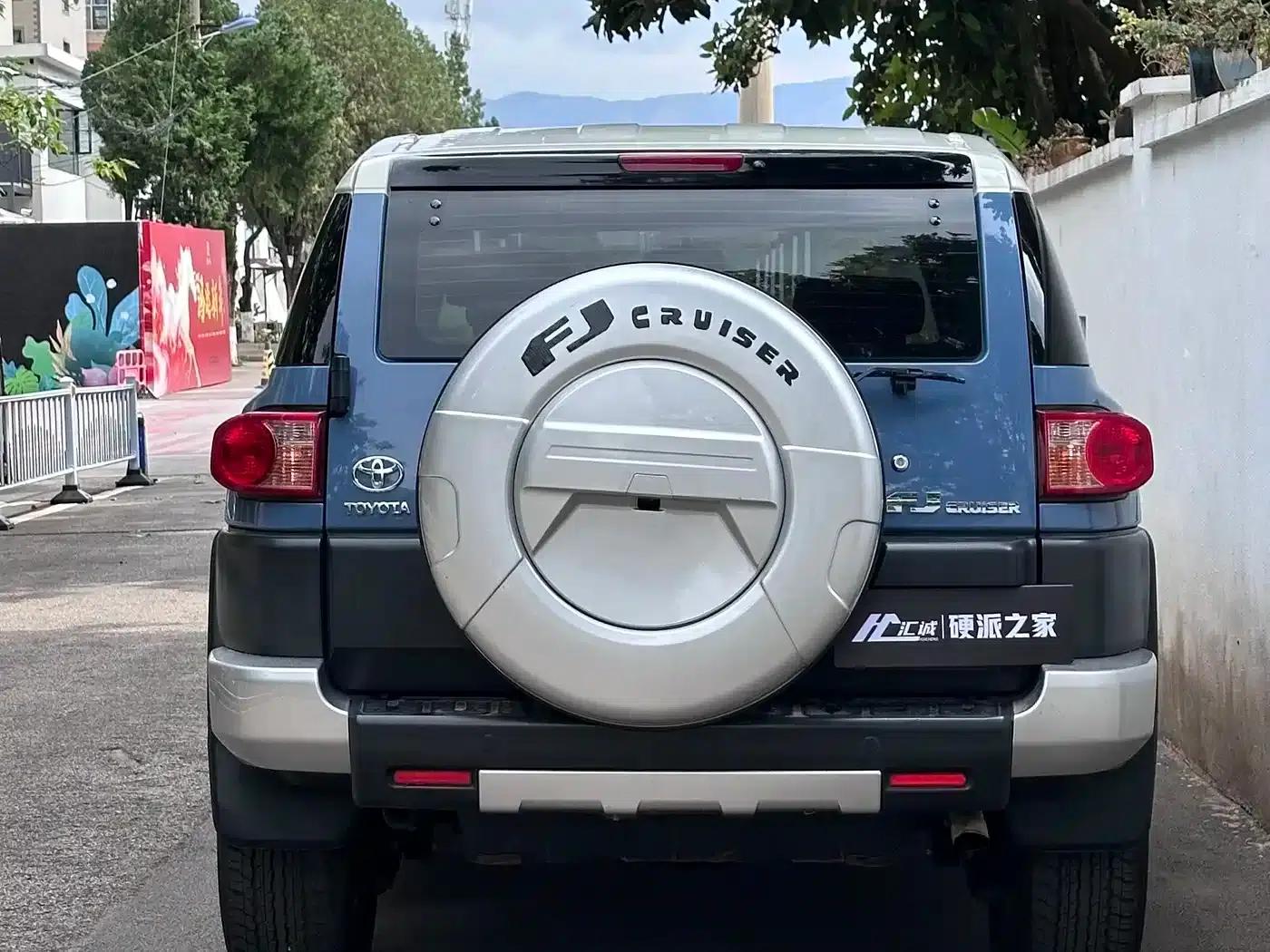 2018 FJ Cruiser 4.0L Automatic — миниатюра 12