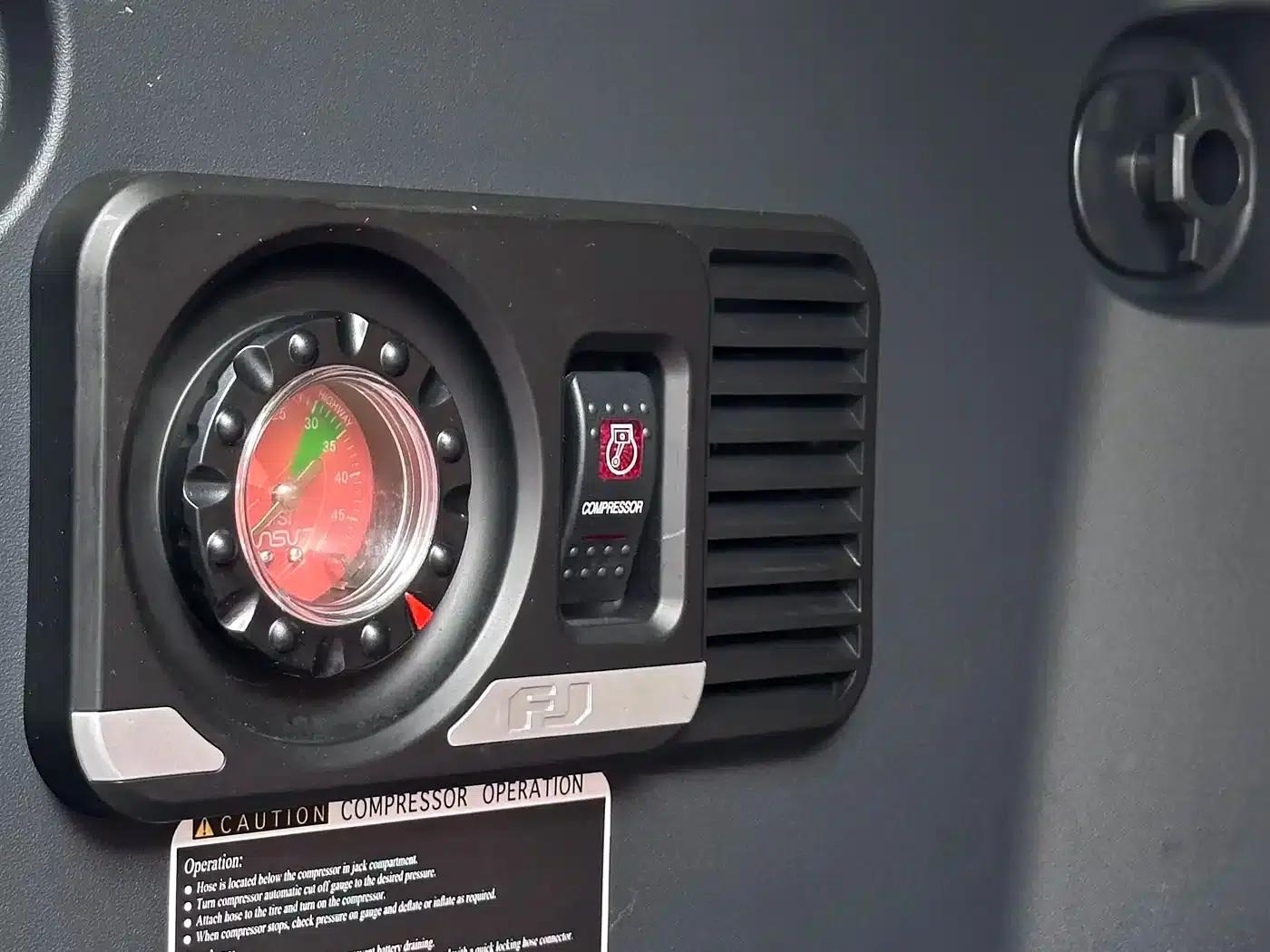 2018 FJ Cruiser 4.0L Automatic — миниатюра 7