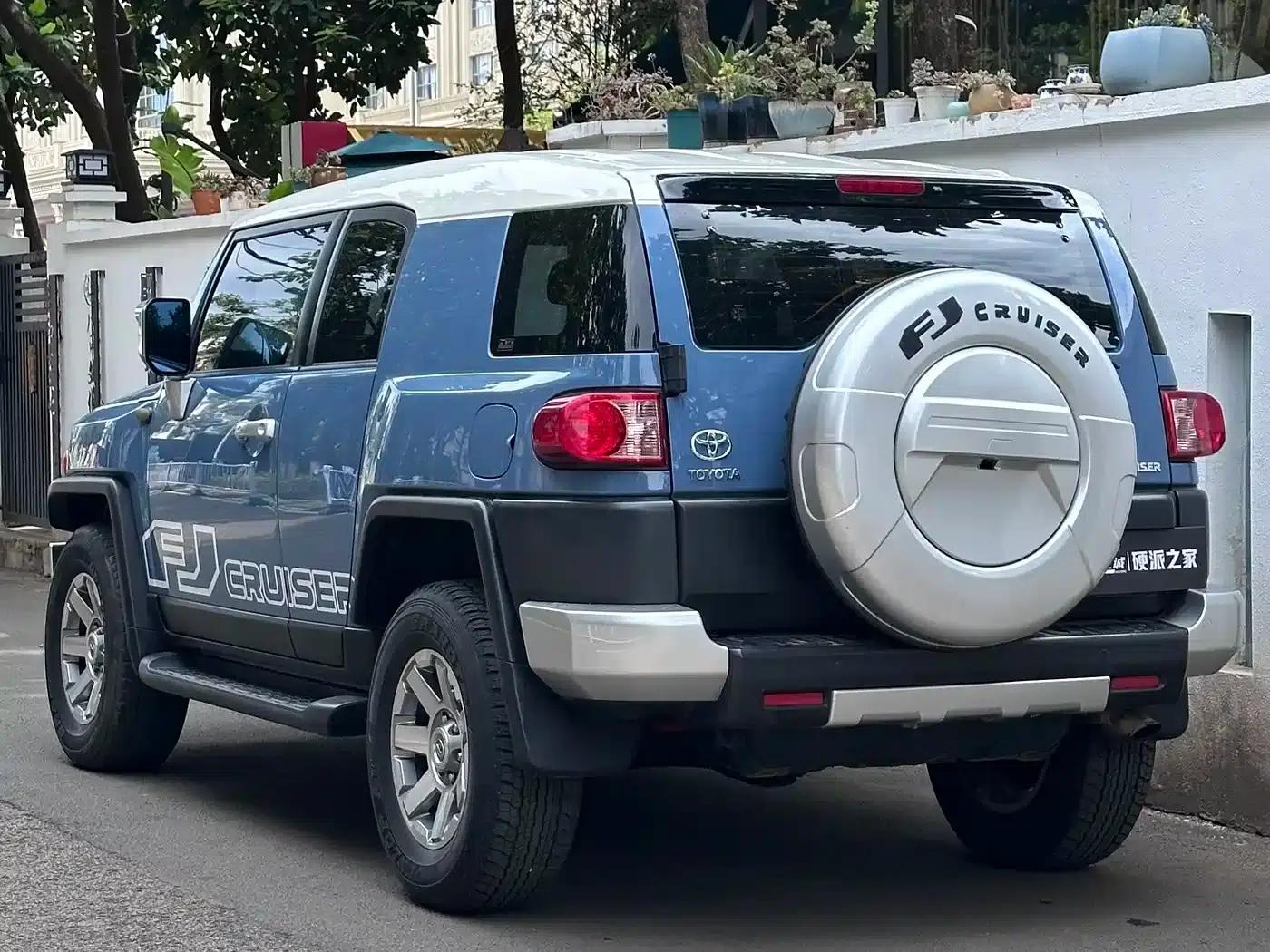 2018 FJ Cruiser 4.0L Automatic — миниатюра 8