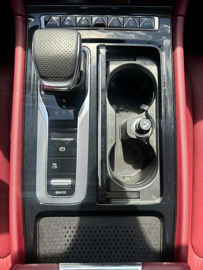 Hongqi H5 2024 2.0T Automatic Intelligent Flagship Edition — миниатюра 12