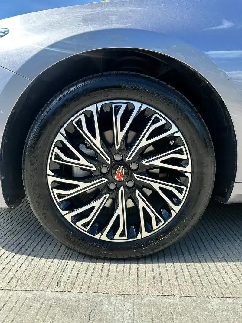 Hongqi H5 2024 2.0T Automatic Intelligent Flagship Edition — миниатюра 15