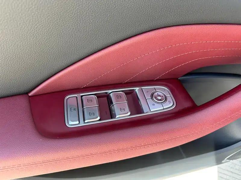 Hongqi H5 2024 2.0T Automatic Intelligent Flagship Edition — миниатюра 25