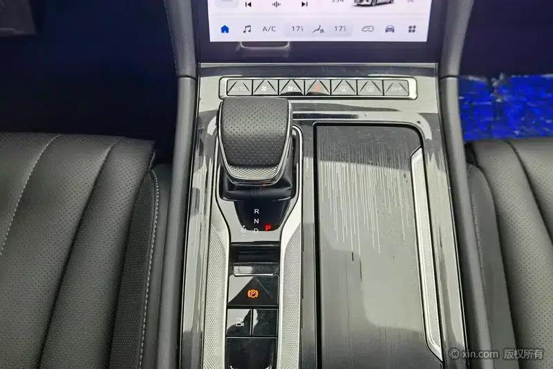 Hongqi H5 2025 1.5T DCT Flag Edition — миниатюра 14