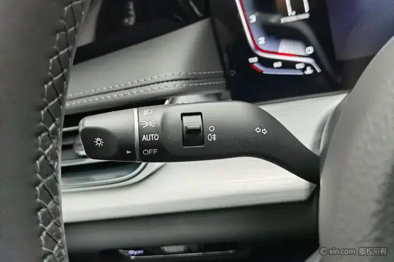 Hongqi H5 2025 1.5T DCT Flag Edition — миниатюра 15