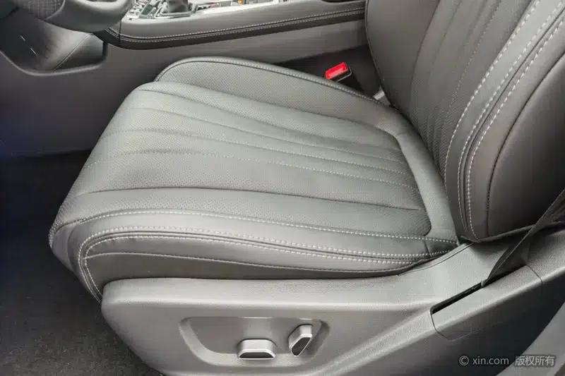 Hongqi H5 2025 1.5T DCT Flag Edition — миниатюра 17