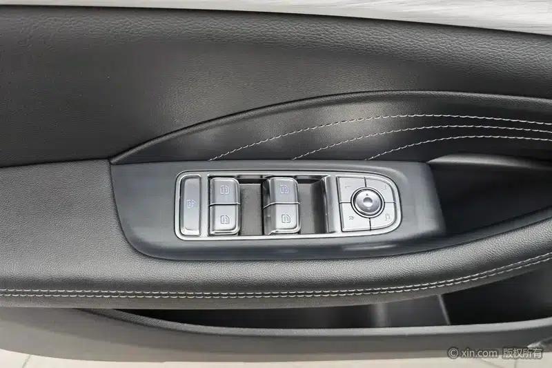 Hongqi H5 2025 1.5T DCT Flag Edition — миниатюра 21