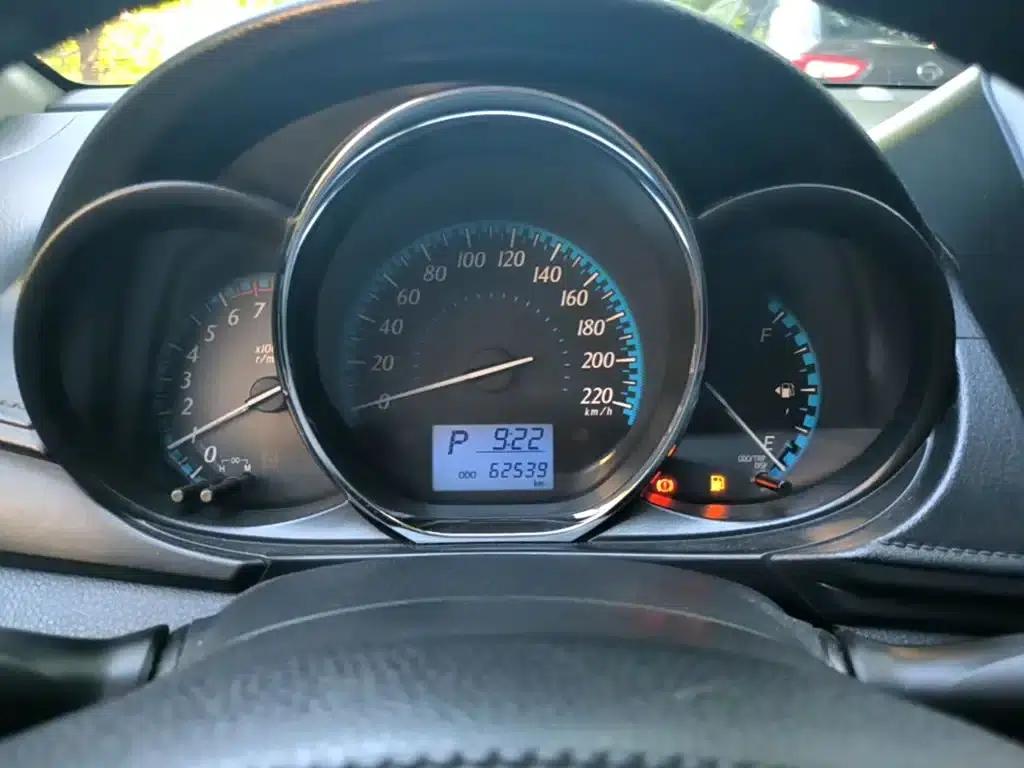 YARiS L 2017 1.5E CVT Dynamic Edition — миниатюра 12
