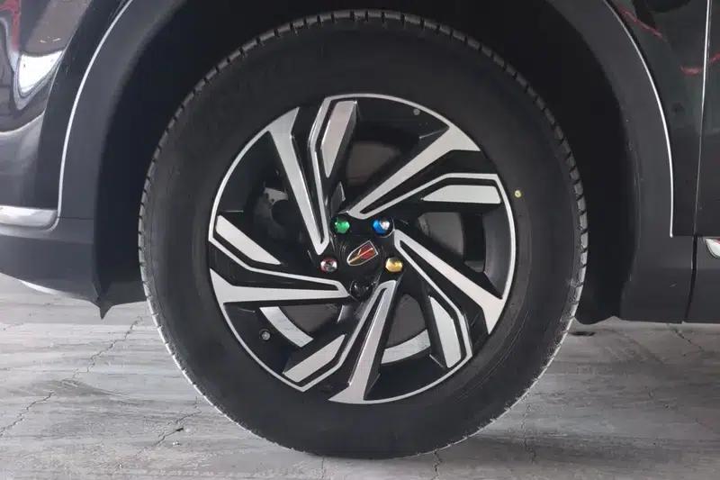 Hongqi HS5 2022 Facelift 2.0T Intelligent Flagship Edition — миниатюра 7