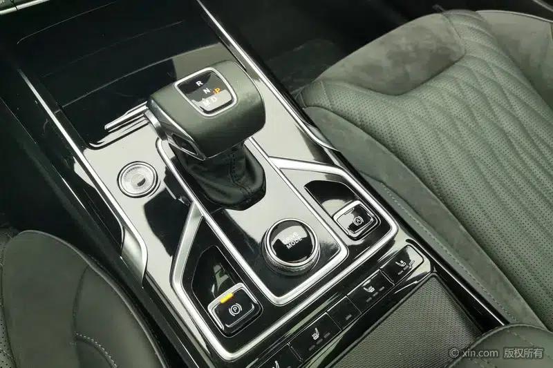 Hongqi HS5 2022 Facelift 2.0T Intelligent Flagship Edition — миниатюра 15