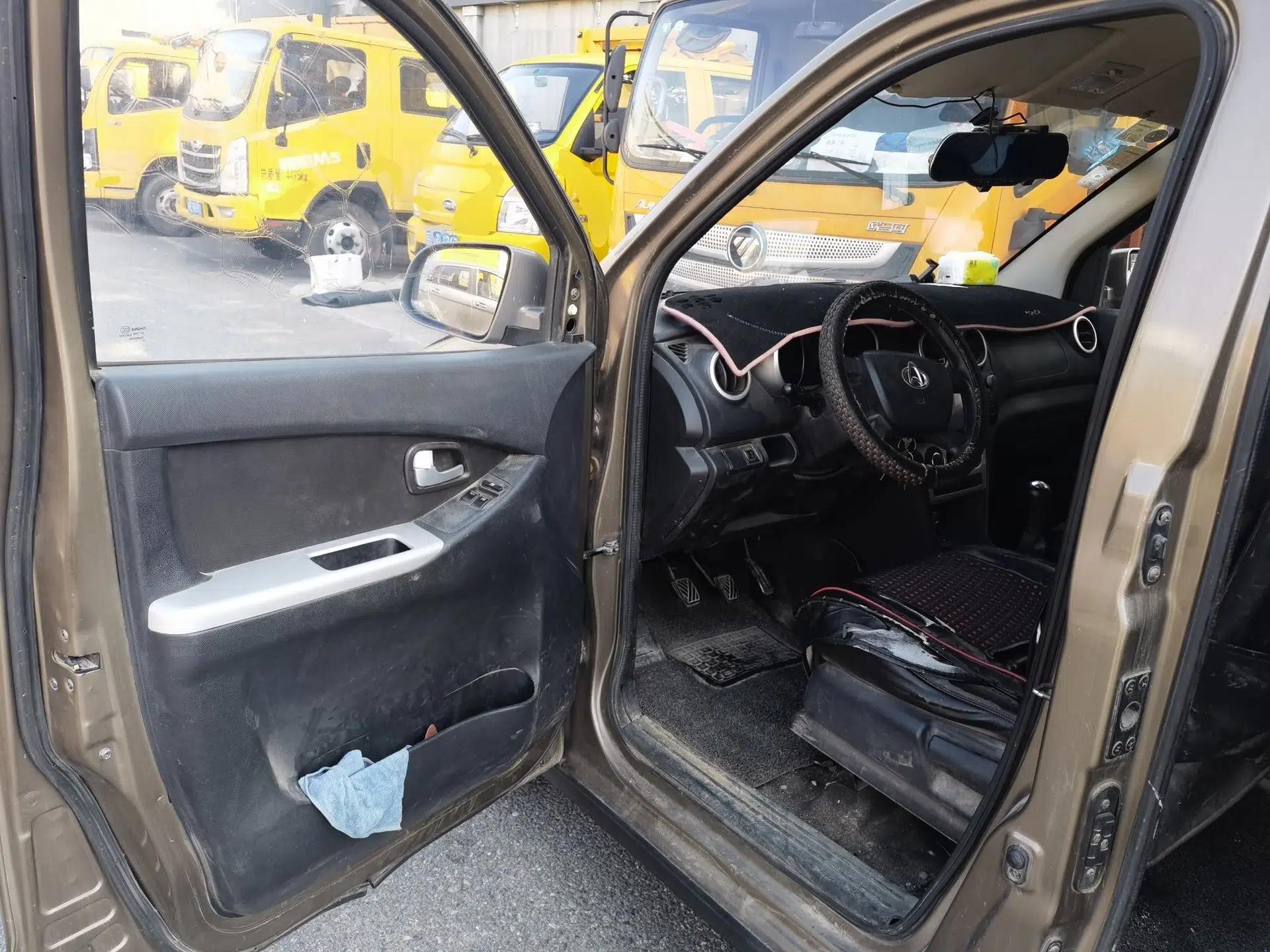 CHANGAN KAICHENG Star 9 2015 Changan Ouno manual 1.5L enclosed cargo van, 2 seats — миниатюра 16
