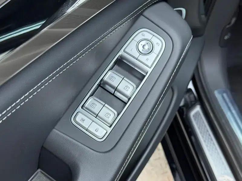 Hongqi H9 2020 2.0T Intelligent Flagship Edition — миниатюра 25